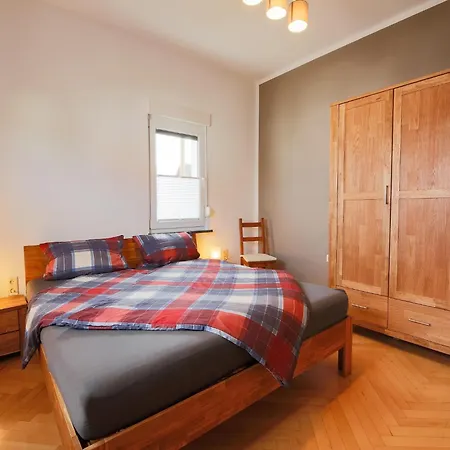 Charming In Winterstein, Cleaning Included Apartman